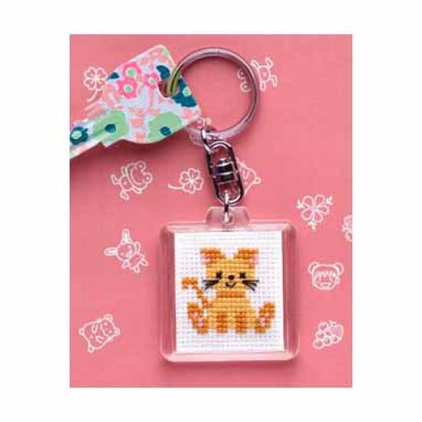 画像1: (opKS-24 )　刺繍キット【ネコ】  ねこ　キーホルダー 初心者でも簡単 　額　ミニ額　手作り　クロス ステッチ　初級　手芸 (1)